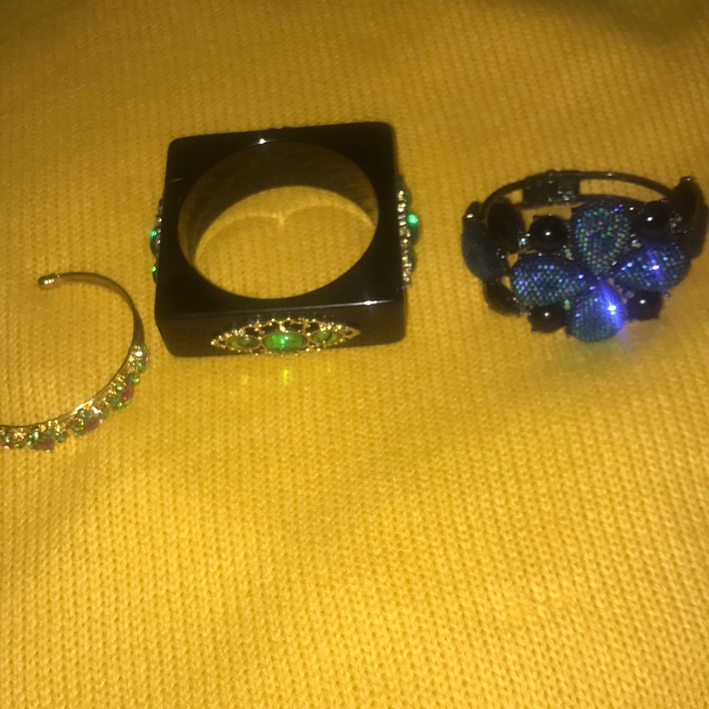 3 Bracelets